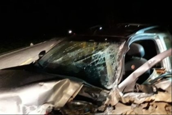 Tragédia na BR-101: batida entre picape de Vitória da Conquista e carro de eio deixa dois mortos