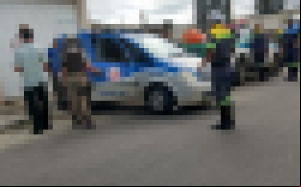 Conquista: Prefeitura e Polícia Militar realizam blitz; 3 vanzeiros são conduzidos a delegacia
