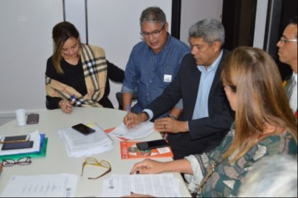 Universidades Baianas: Estado, universidades e ALBA assinam termo de compromisso para o fim da greve