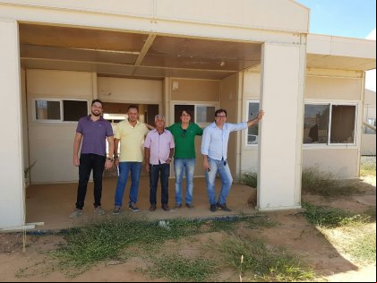 Condeúba: Dep. Pedro Tavares visita obra parada de creche e promete buscar solução