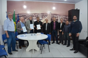 CONQUISTA: Estudo sobre o Plano Municipal de Transportes Ã© entregue Ã  Prefeitura