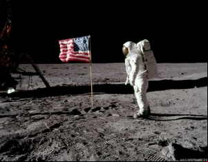PrÃ³ximo humano a pisar na Lua vai ser uma mulher, confirma Nasa