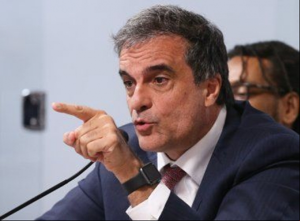 Saud afirma à PGR que gravou encontro com José Eduardo Cardozo