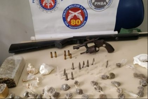 Plantão Policial: suspeito morre a tiros durante Operação Policial no Centro de Belo Campo