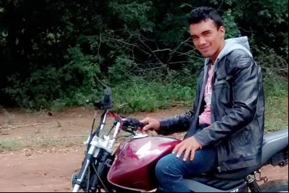 Motociclista teve morte instantânea após forte pancada na cabeça. 